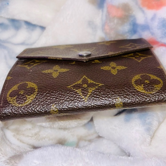 SOLD-Authentic Louis Vuitton Small Trifold Wallet - Picture 2 of 12